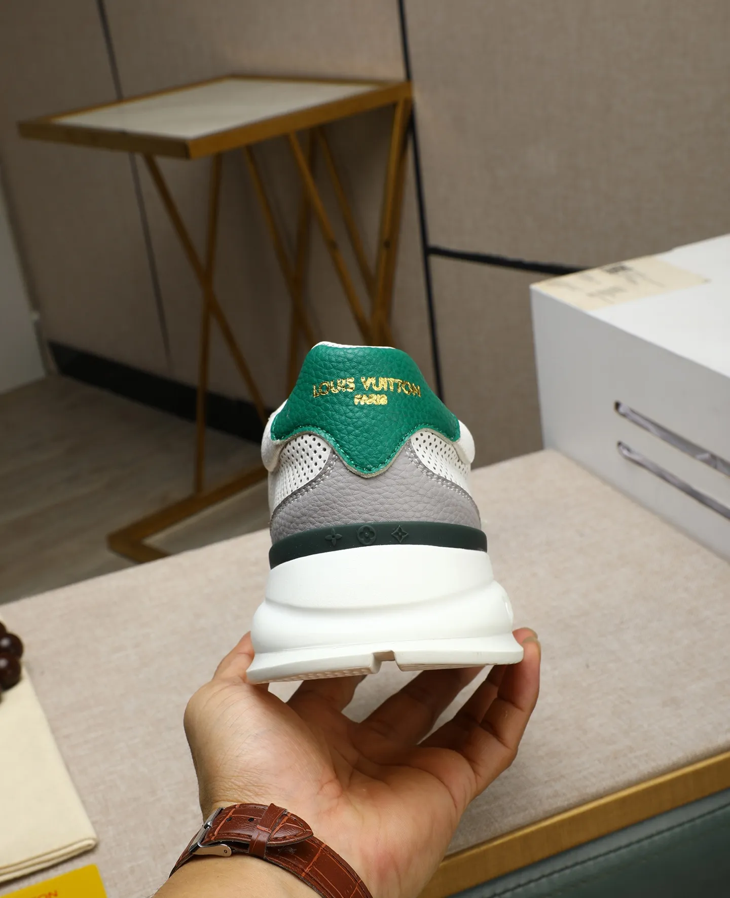Men's shoes 💰460 📛📛【LOUIS VUITTON】Louis Vuitton official website synchronized new products 👟Milan fashion catwalk style 🇰🇾🇰🇾LV family logo, celebrity style, a must-have for fashionistas ⚠️First-layer calfskin ➕Genuine leather lining ➕Official website original version special outsole 👞Number 38-44